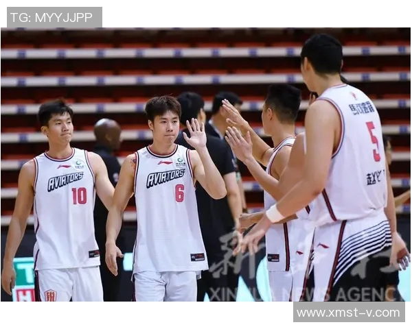 深圳马可波罗迎战广东队全力争胜展现篮球魅力与团队精神